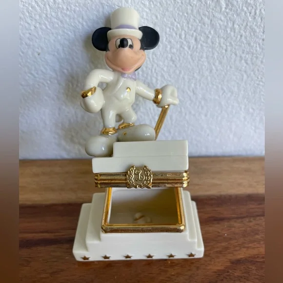 Lenox Disney Mickey 75th Anniversary - Picture 4 of 7